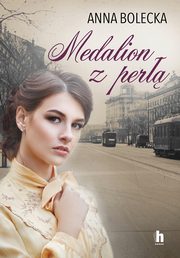 Medalion z per, Bolecka Anna