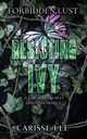Resisting Ivy, Lee Carisse